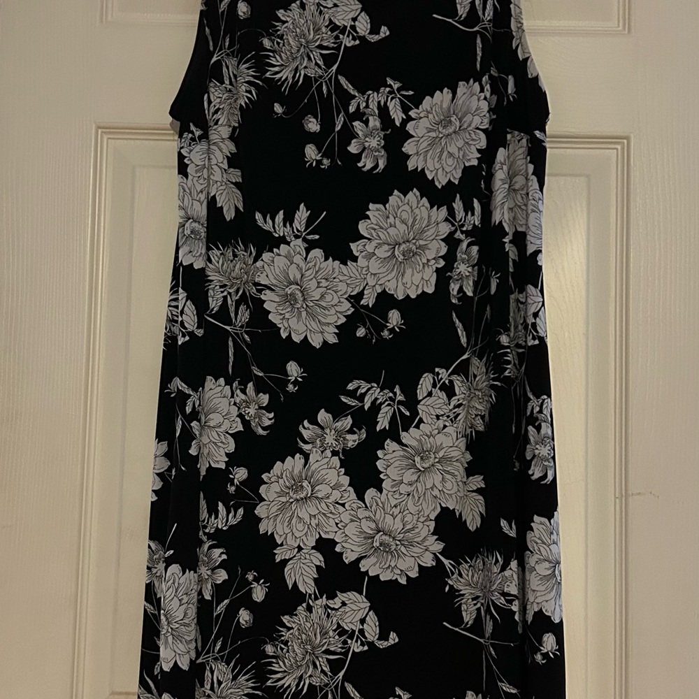 Roz & Ali Black and White Sheath Midi Dress